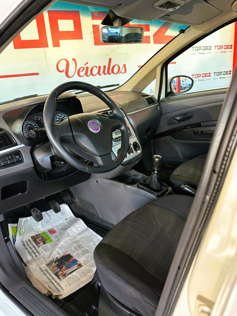 PUNTO 1.4 ATTRACTIVE 8V FLEX 4P MANUAL - 2012 - SãO SEBASTIãO DO CAí