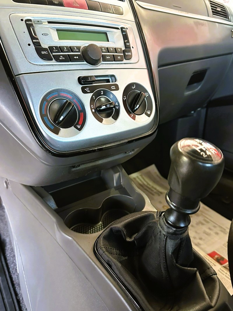 PUNTO 1.4 ATTRACTIVE 8V FLEX 4P MANUAL - 2012 - SãO SEBASTIãO DO CAí