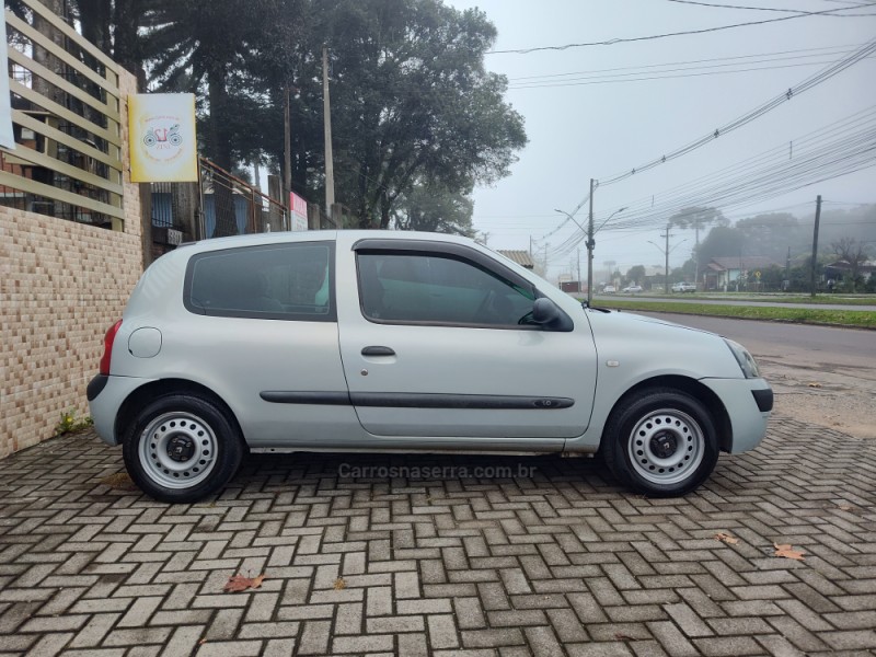 CLIO 1.0 AUTHENTIQUE 8V GASOLINA 2P MANUAL - 2004 - CANELA