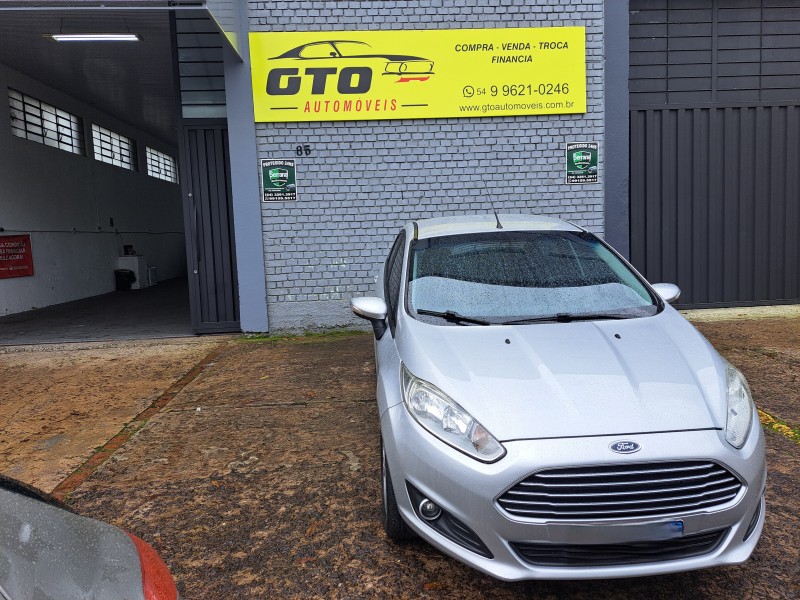 FIESTA 1.6 ROCAM SE 8V FLEX 4P MANUAL - 2015 - FARROUPILHA