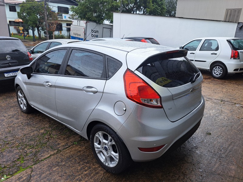 FIESTA 1.6 ROCAM SE 8V FLEX 4P MANUAL - 2015 - FARROUPILHA