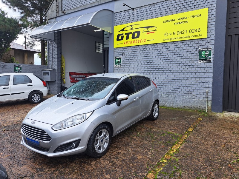 fiesta 1.6 rocam se 8v flex 4p manual 2015 farroupilha