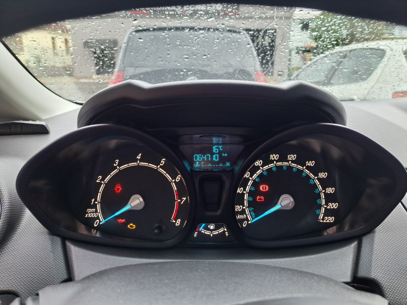FIESTA 1.6 ROCAM SE 8V FLEX 4P MANUAL - 2015 - FARROUPILHA