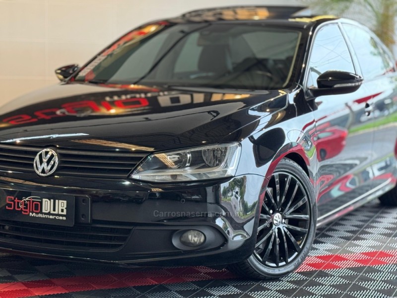 JETTA 2.0 TSI HIGHLINE 211CV GASOLINA 4P DSG - 2013 - ESTâNCIA VELHA