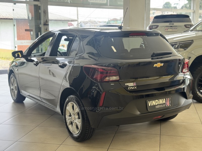 ONIX 1.0 LT 12V FLEX 4P MANUAL - 2020 - FLORES DA CUNHA
