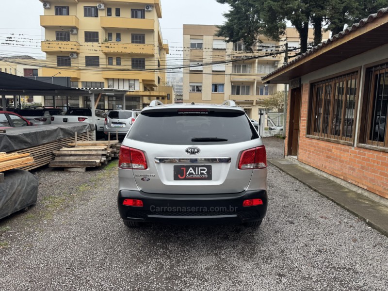 SORENTO 2.4 EX2 4X2 16V GASOLINA 4P AUTOMÁTICO - 2011 - GARIBALDI