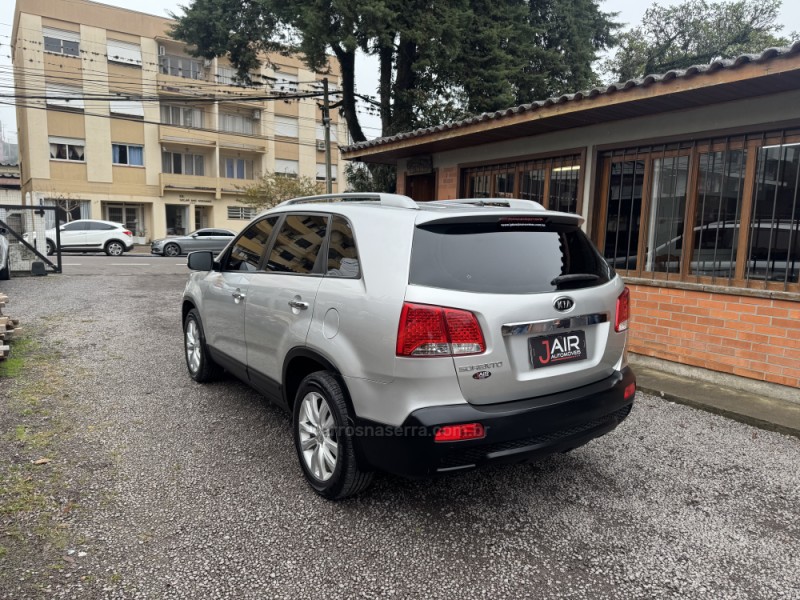 SORENTO 2.4 EX2 4X2 16V GASOLINA 4P AUTOMÁTICO - 2011 - GARIBALDI