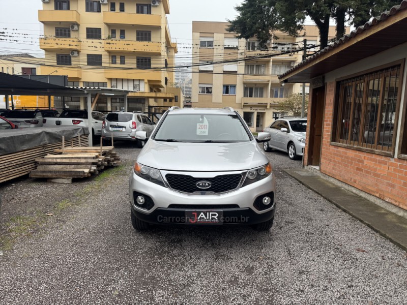 SORENTO 2.4 EX2 4X2 16V GASOLINA 4P AUTOMÁTICO - 2011 - GARIBALDI