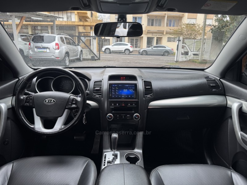 SORENTO 2.4 EX2 4X2 16V GASOLINA 4P AUTOMÁTICO - 2011 - GARIBALDI