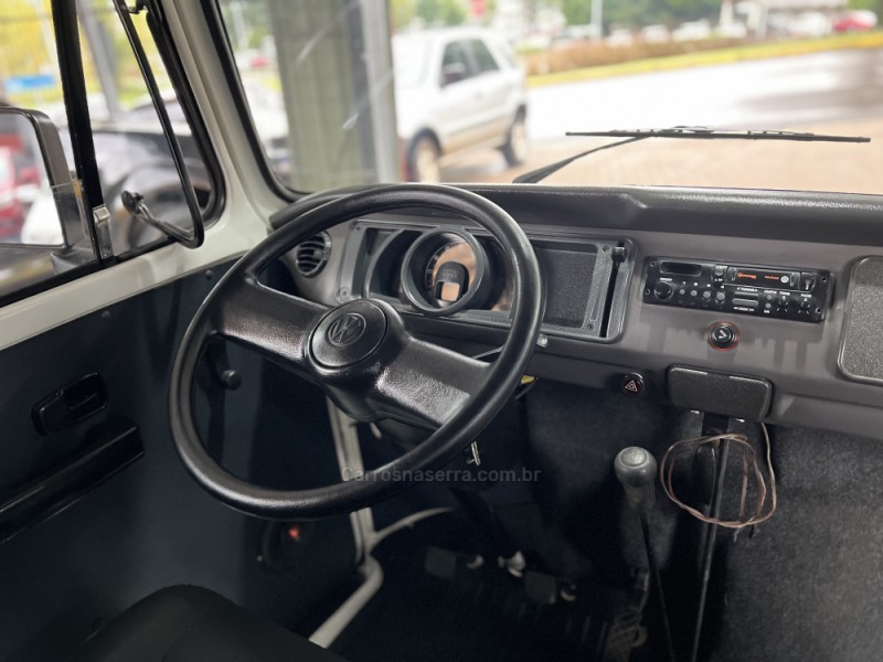 KOMBI 1.4 MI STD 8V FLEX 3P MANUAL - 2009 - BOM PRINCíPIO