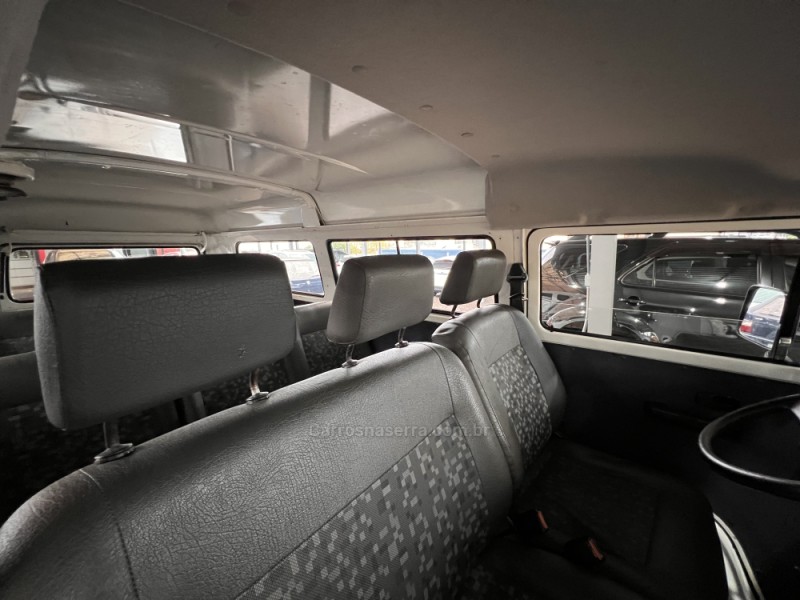 KOMBI 1.4 MI STD 8V FLEX 3P MANUAL - 2009 - BOM PRINCíPIO