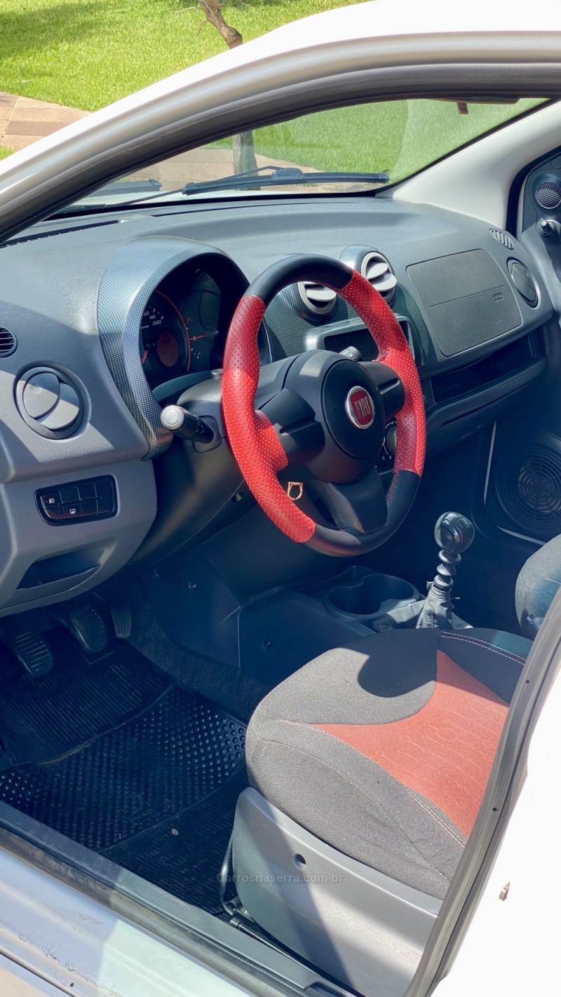 UNO 1.4 EVO SPORTING 8V FLEX 4P MANUAL - 2014 - LAJEADO