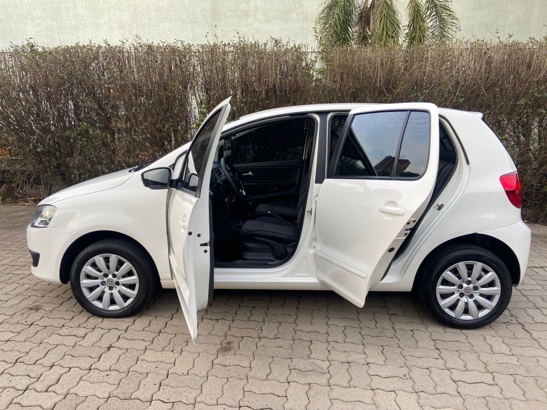 FOX 1.0 MPI TRENDLINE 12V FLEX 4P MANUAL - 2014 - CAXIAS DO SUL