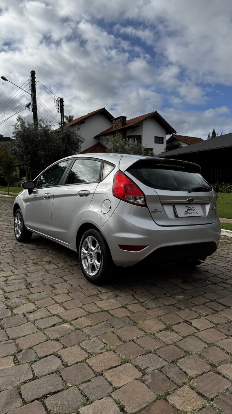 FIESTA 1.6 SE HATCH 16V FLEX 4P AUTOMÁTICO - 2014 - LAJEADO