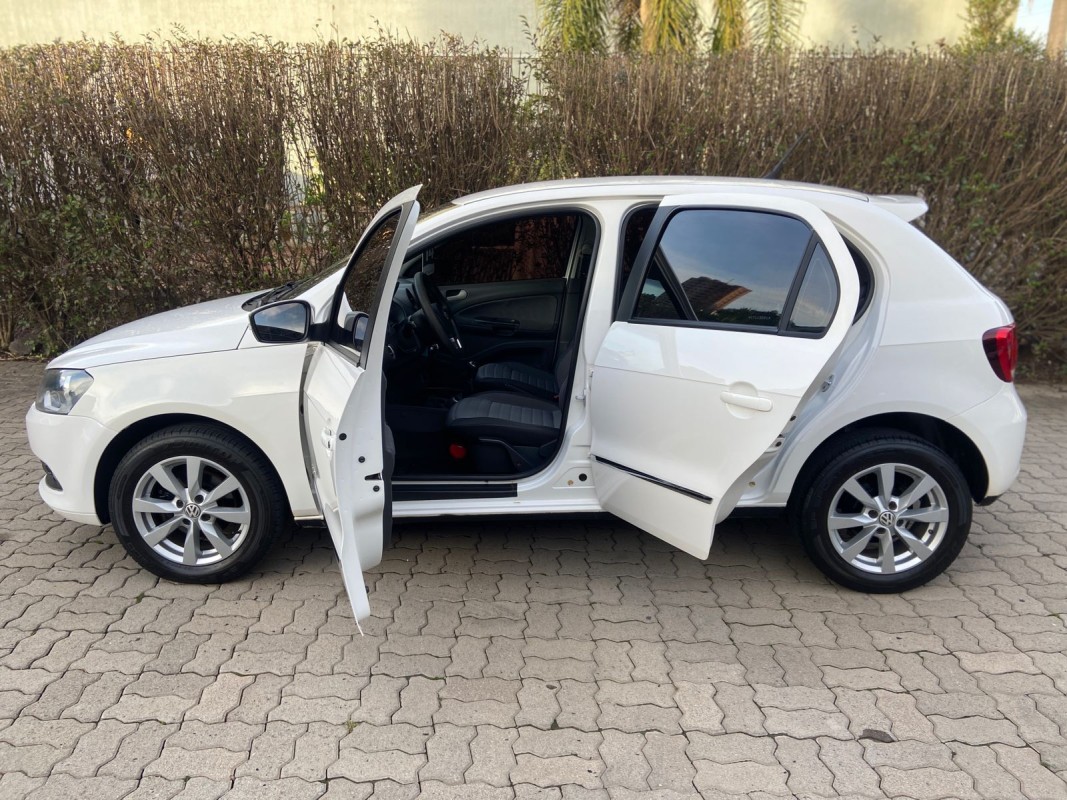 GOL 1.6 MI HIGHLINE 8V FLEX 4P MANUAL - 2014 - CAXIAS DO SUL