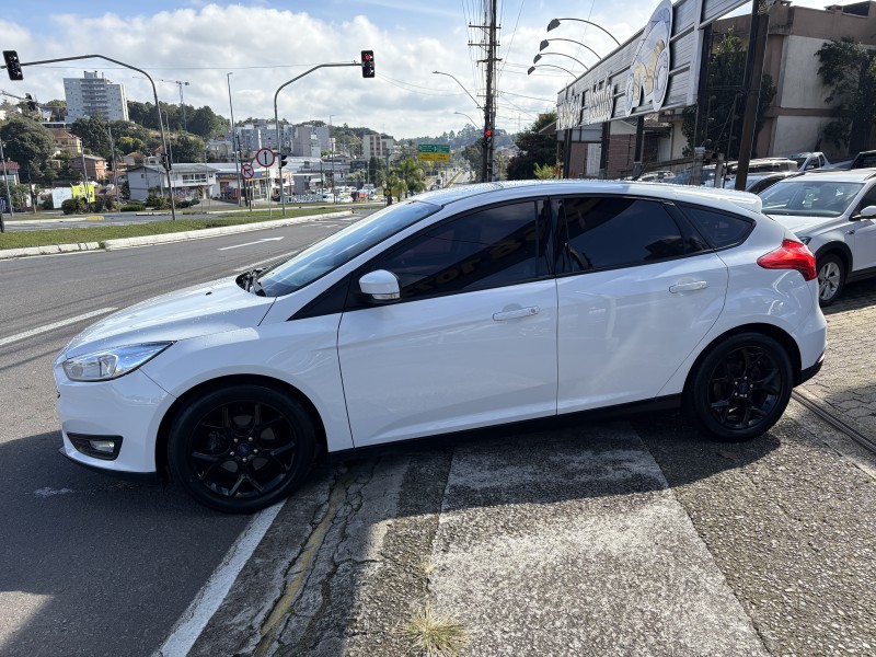 FOCUS 2.0 SE 16V FLEX 4P AUTOMÁTICO - 2019 - FARROUPILHA