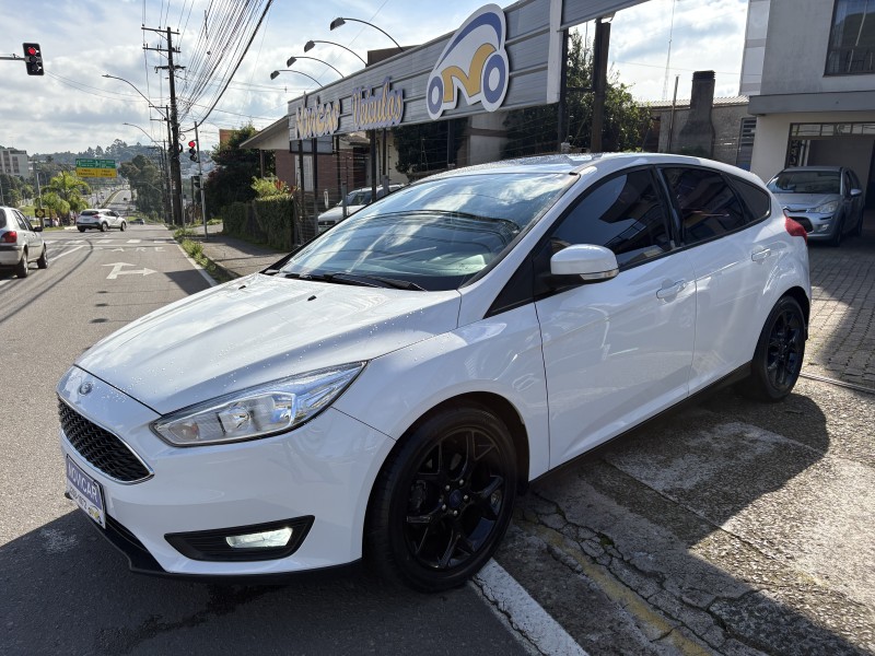 FOCUS 2.0 SE 16V FLEX 4P AUTOMÁTICO - 2019 - FARROUPILHA