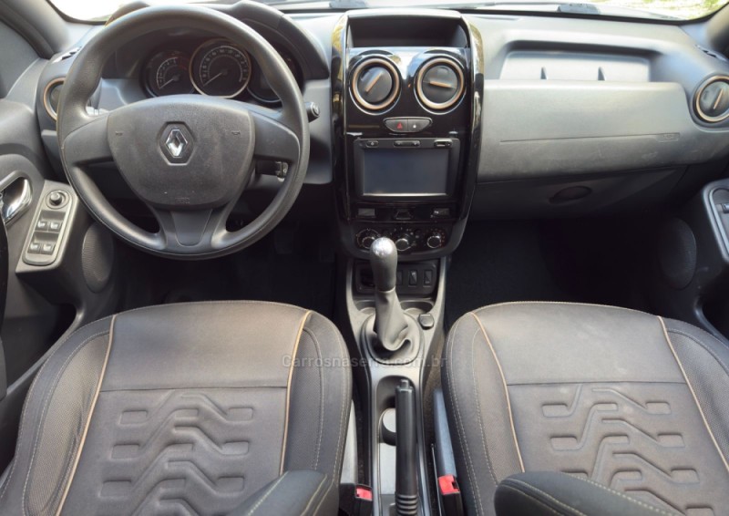 DUSTER 1.6 DYNAMIQUE 4X2 16V FLEX 4P MANUAL - 2017 - CANELA