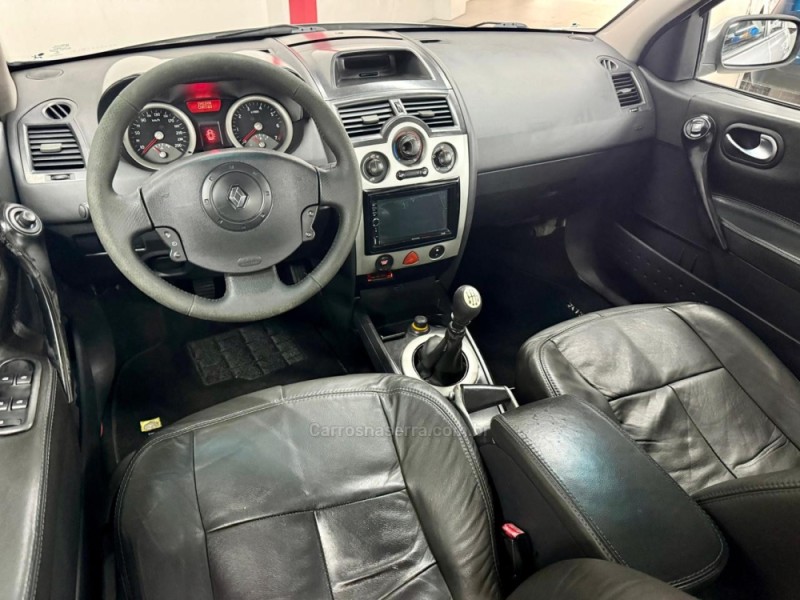 MÉGANE 2.0 EXPRESSION SEDAN 16V GASOLINA 4P MANUAL - 2008 - CAXIAS DO SUL