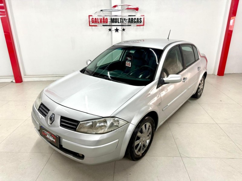 MÉGANE 2.0 EXPRESSION SEDAN 16V GASOLINA 4P MANUAL - 2008 - CAXIAS DO SUL