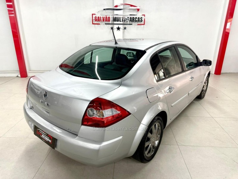 MÉGANE 2.0 EXPRESSION SEDAN 16V GASOLINA 4P MANUAL - 2008 - CAXIAS DO SUL