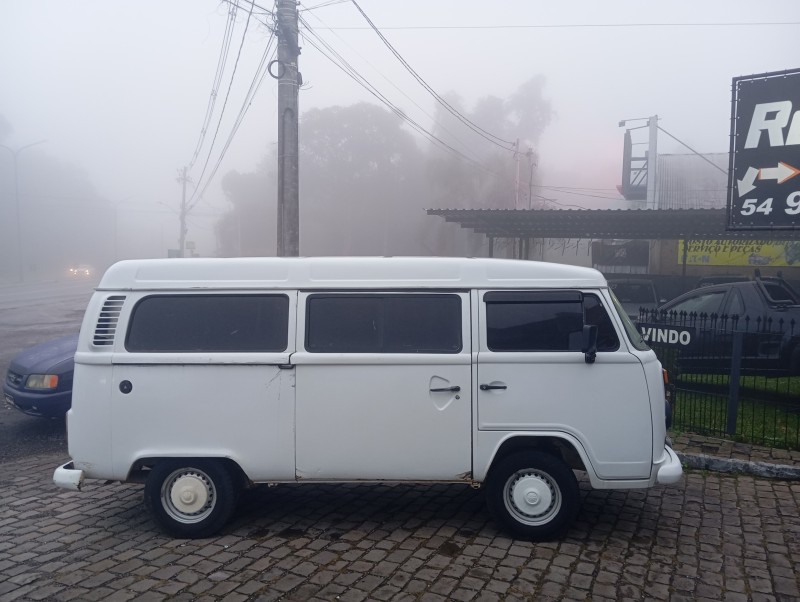 KOMBI 1.4 MI STD LOTAÇÃO 8V FLEX 3P MANUAL - 2007 - CAXIAS DO SUL