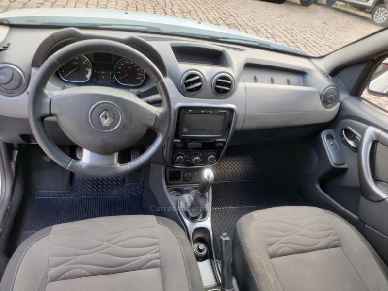 DUSTER RENAULT DUSTER 1.6 TECH ROAD DYNAMIQUE 4X2 16V FLEX 4P MANUAL - 2014 - GUAPORé