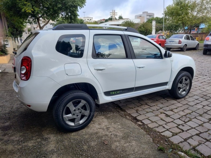 DUSTER RENAULT DUSTER 1.6 TECH ROAD DYNAMIQUE 4X2 16V FLEX 4P MANUAL - 2014 - GUAPORé