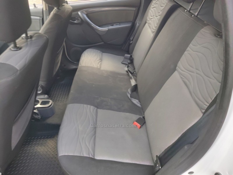 DUSTER RENAULT DUSTER 1.6 TECH ROAD DYNAMIQUE 4X2 16V FLEX 4P MANUAL - 2014 - GUAPORé