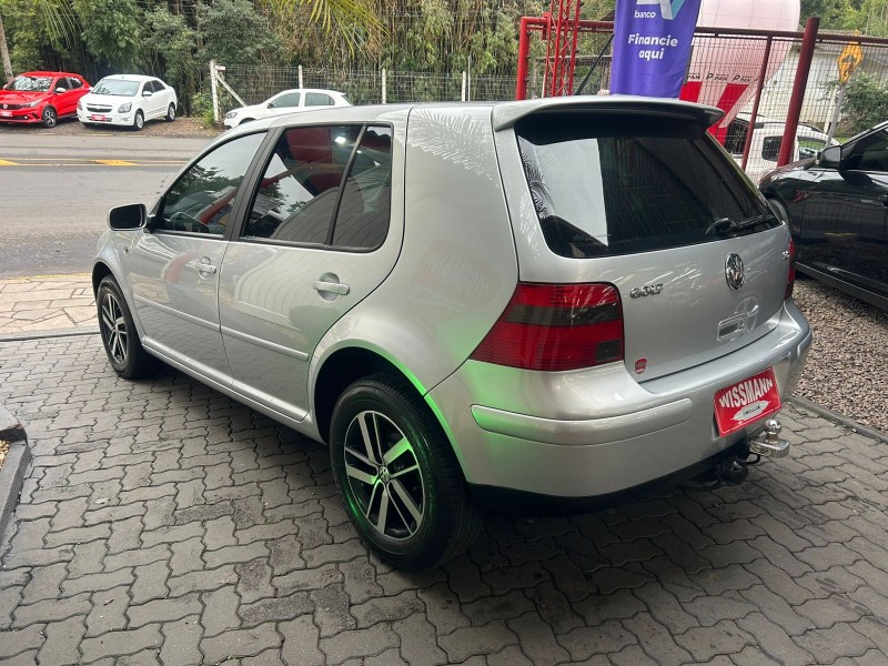GOLF 2.0 MI PLUS 8V GASOLINA 4P MANUAL - 2005 - TRêS COROAS
