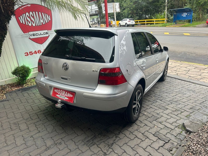 GOLF 2.0 MI PLUS 8V GASOLINA 4P MANUAL - 2005 - TRêS COROAS