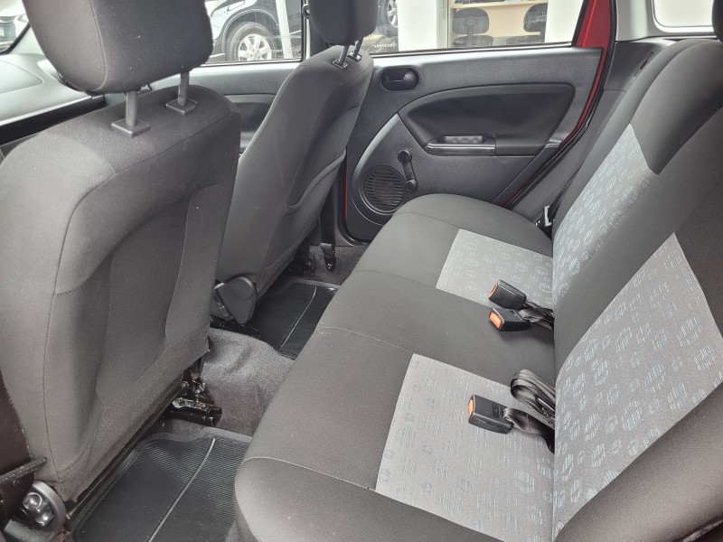 FIESTA 1.6 ROCAM HATCH 8V FLEX 4P MANUAL - 2012 - CARLOS BARBOSA