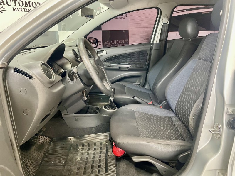GOL 1.0 MI TRENDLINE 8V FLEX 4P MANUAL - 2015 - CAXIAS DO SUL