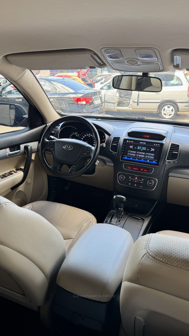 SORENTO 2.4 EX 4X2 16V GASOLINA 4P AUTOMÁTICO - 2015 - LAJEADO