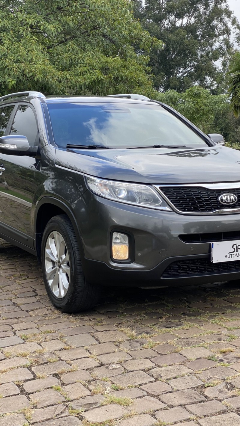 SORENTO 2.4 EX 4X2 16V GASOLINA 4P AUTOMÁTICO - 2015 - LAJEADO
