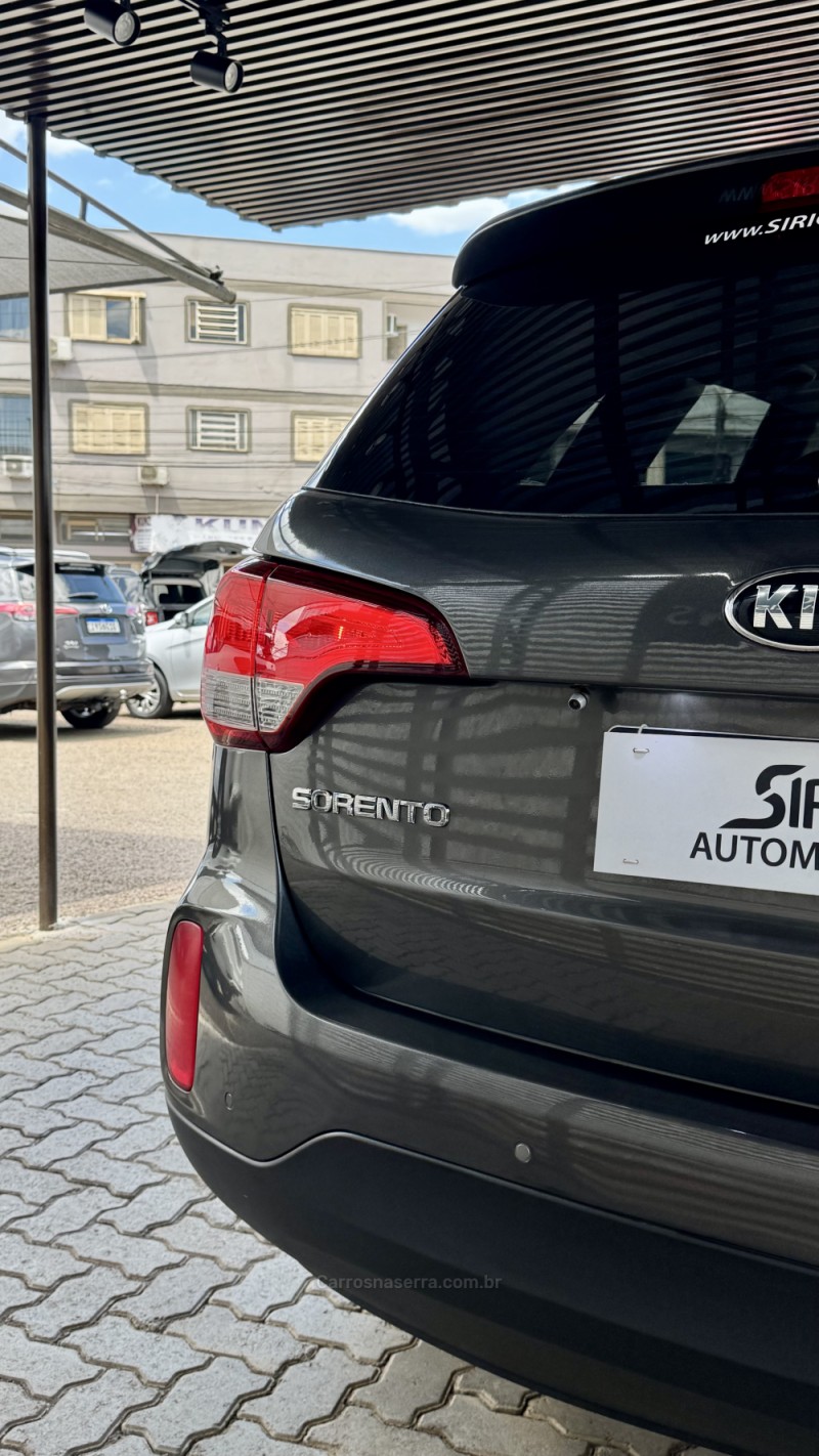SORENTO 2.4 EX 4X2 16V GASOLINA 4P AUTOMÁTICO - 2015 - LAJEADO