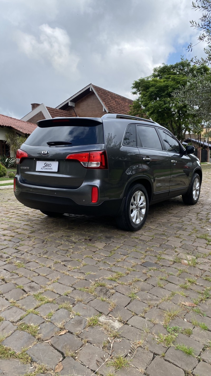 SORENTO 2.4 EX 4X2 16V GASOLINA 4P AUTOMÁTICO - 2015 - LAJEADO