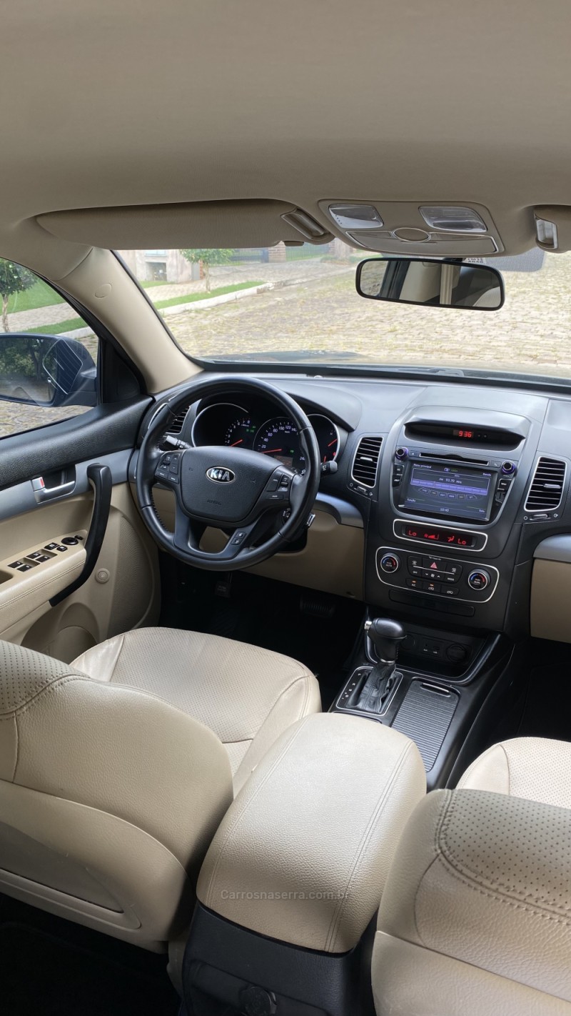 SORENTO 2.4 EX 4X2 16V GASOLINA 4P AUTOMÁTICO - 2015 - LAJEADO