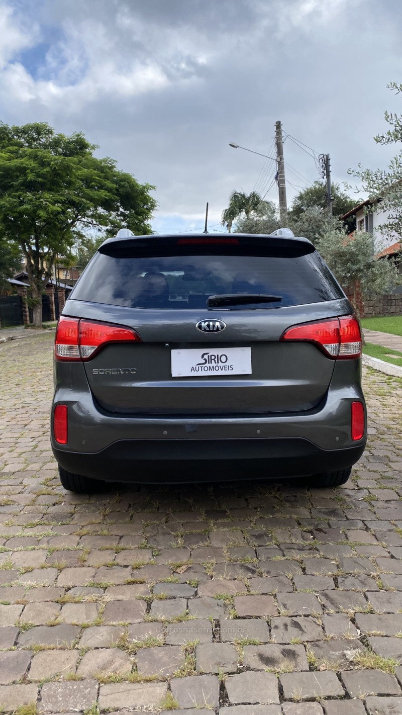SORENTO 2.4 EX 4X2 16V GASOLINA 4P AUTOMÁTICO - 2015 - LAJEADO