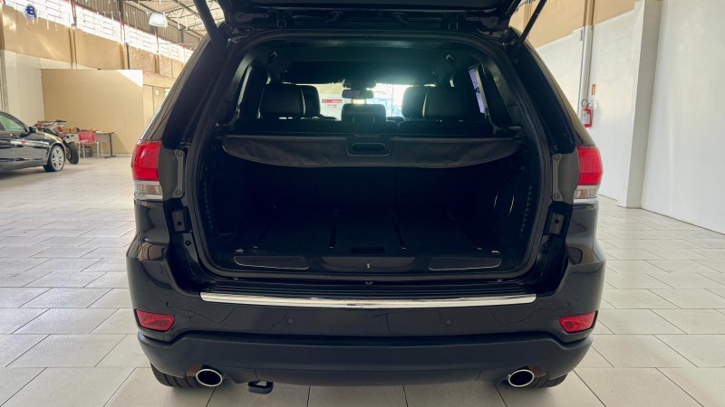 GRAND CHEROKEE 3.0 LIMITED 4X4 V6 24V TURBO DIESEL 4P AUTOMÁTICO - 2015 - ESTâNCIA VELHA