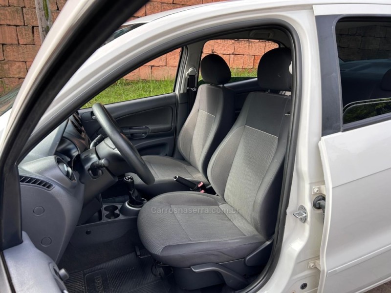VOYAGE 1.6 MI 8V FLEX 4P MANUAL - 2013 - VENâNCIO AIRES