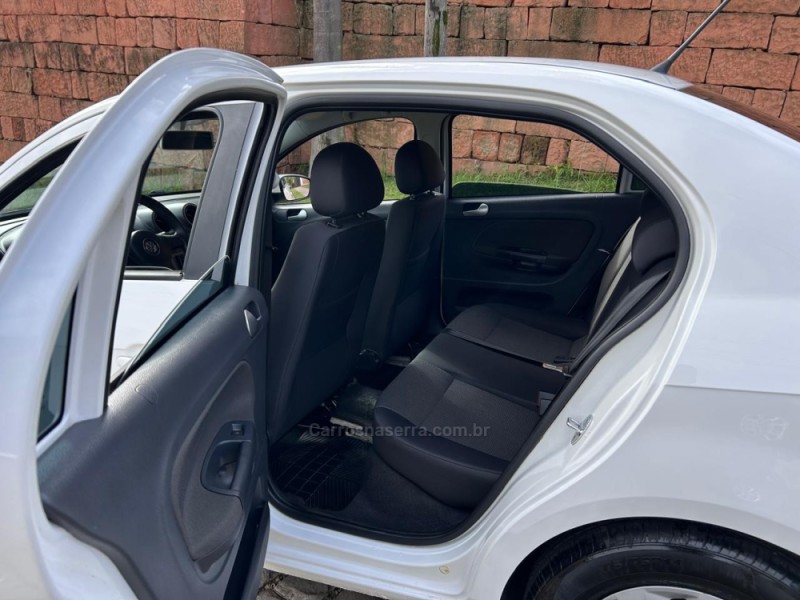 VOYAGE 1.6 MI 8V FLEX 4P MANUAL - 2013 - VENâNCIO AIRES