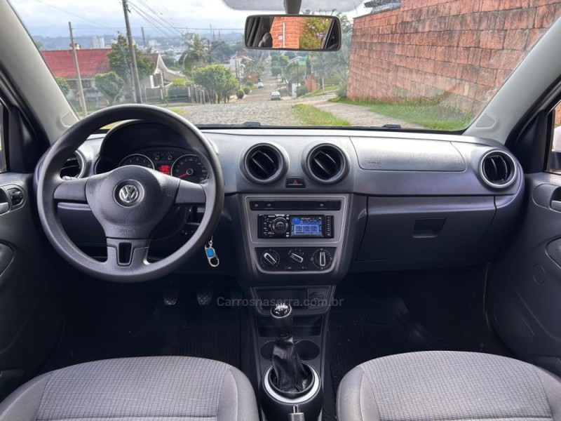 VOYAGE 1.6 MI 8V FLEX 4P MANUAL - 2013 - VENâNCIO AIRES