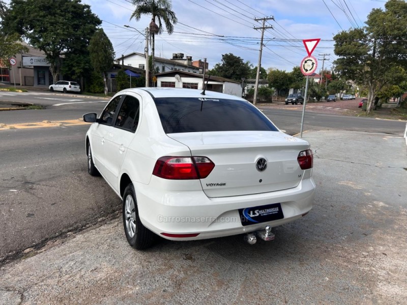 VOYAGE 1.6 MI 8V FLEX 4P MANUAL - 2013 - VENâNCIO AIRES