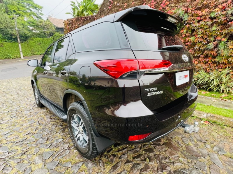 HILUX SW4 2.7 SR 4X2 16V GASOLINA 4P AUTOMÁTICO - 2017 - CAMPO BOM