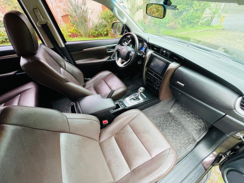 HILUX SW4 2.7 SR 4X2 16V GASOLINA 4P AUTOMÁTICO - 2017 - CAMPO BOM