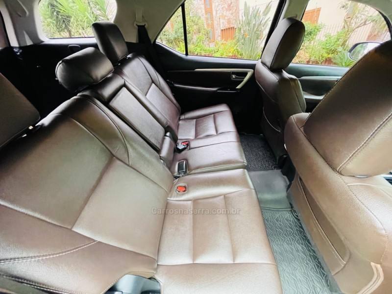 HILUX SW4 2.7 SR 4X2 16V GASOLINA 4P AUTOMÁTICO - 2017 - CAMPO BOM