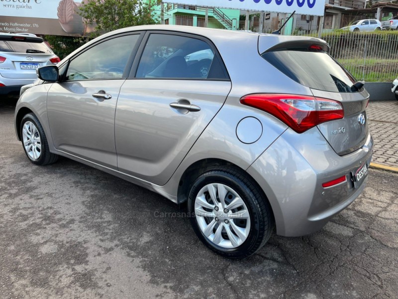 HB20 1.6 COMFORT PLUS 16V FLEX 4P AUTOMÁTICO - 2017 - DOIS IRMãOS