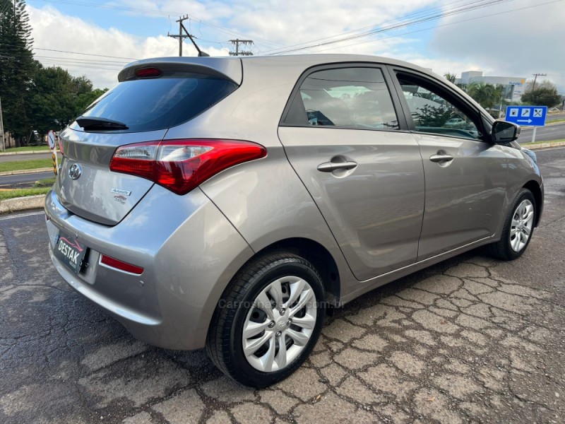 HB20 1.6 COMFORT PLUS 16V FLEX 4P AUTOMÁTICO - 2017 - DOIS IRMãOS
