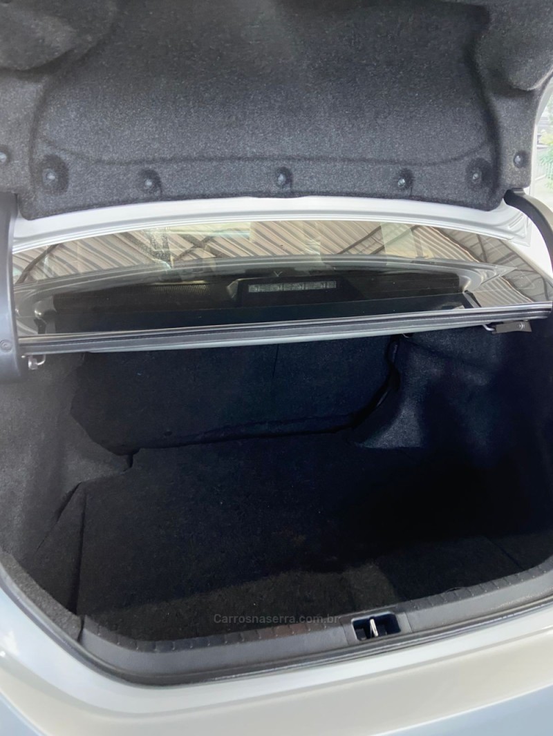 COROLLA 2.0 XEI 16V FLEX 4P AUTOMÁTICO - 2015 - SANANDUVA